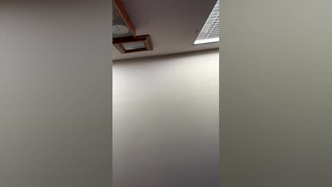 mum223969 online show from 04-19-26, 07:05