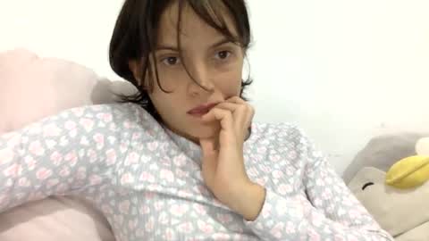 Snapshot of munchi_ chatting on 12-30-24, 01:04 online show from 12-30-24, 01:04