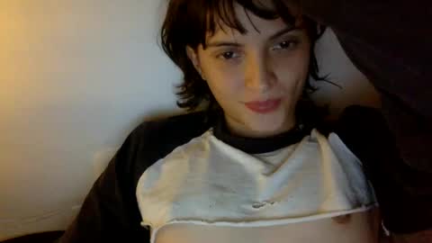 Snapshot of munchi_ chatting on 02-18-25, 11:19 online show from 02-18-25, 11:19