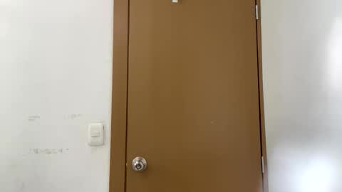 Snapshot of munchi_ chatting on 10-18-25, 03:46 online show from 10-18-25, 03:46