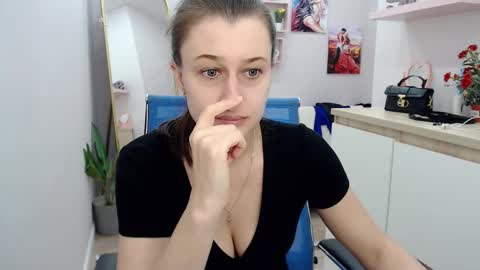 Snapshot of muriel_elvin chatting on 10-20-25, 08:15 muriel_elvin online show from 10-20-25, 08:15