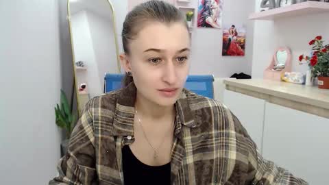 Snapshot of muriel_elvin chatting on 10-27-25, 09:24 muriel_elvin online show from 10-27-25, 09:24