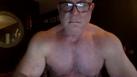 Snapshot of muscl_dad chatting on 06-11-26, 12:32 Muscl Dad online show from 06-11-26, 12:32