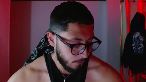 Snapshot of muscle_cock32 chatting on 10-22-25, 08:19 David Big online show from 10-22-25, 08:19