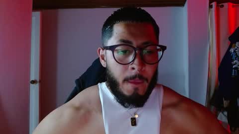 Snapshot of muscle_cock32 chatting on 11-05-25, 09:59 David Big online show from 11-05-25, 09:59