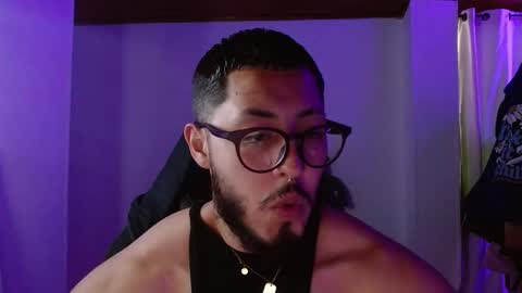 Snapshot of muscle_cock32 chatting on 11-07-25, 05:24 David Big online show from 11-07-25, 05:24