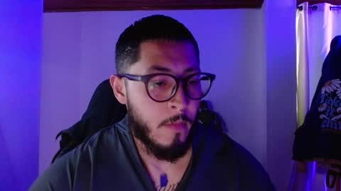 Snapshot of muscle_cock32 chatting on 11-10-25, 05:34 David Big online show from 11-10-25, 05:34