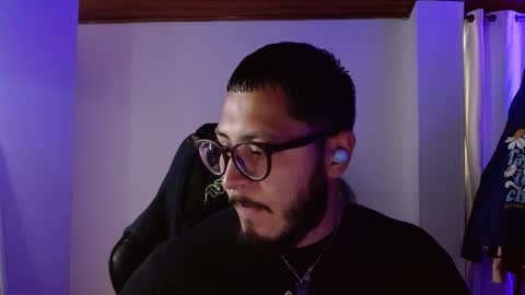 Snapshot of muscle_cock32 chatting on 11-12-25, 06:52 David Big online show from 11-12-25, 06:52