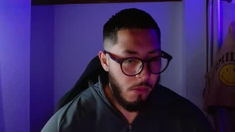 Snapshot of muscle_cock32 chatting on 11-25-25, 07:41 David Big online show from 11-25-25, 07:41