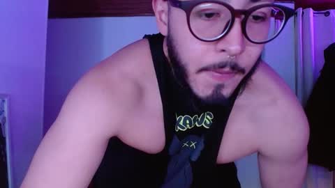 Snapshot of muscle_cock32 chatting on 11-26-25, 10:22 David Big online show from 11-26-25, 10:22