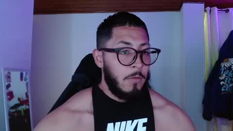 Snapshot of muscle_cock32 chatting on 11-28-25, 08:00 David Big online show from 11-28-25, 08:00