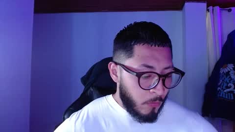 Snapshot of muscle_cock32 chatting on 12-01-25, 06:02 David Big online show from 12-01-25, 06:02