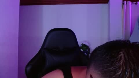 Snapshot of muscle_cock32 chatting on 12-05-25, 07:10 David Big online show from 12-05-25, 07:10