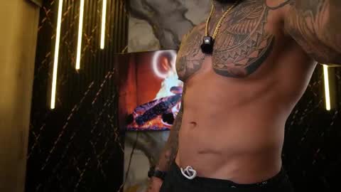 Snapshot of muscle_man19 chatting on 05-19-26, 05:14 Nick online show from 05-19-26, 05:14