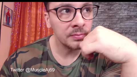 Snapshot of muscleaj69 chatting on 12-01-24, 04:29 AJ online show from 12-01-24, 04:29