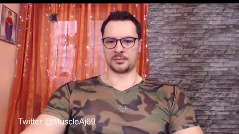 Snapshot of muscleaj69 chatting on 12-08-24, 01:25 AJ online show from 12-08-24, 01:25