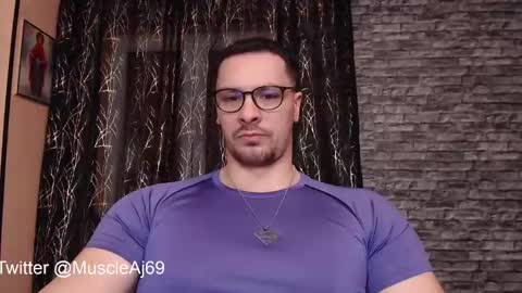 Snapshot of muscleaj69 chatting on 01-26-25, 05:23 AJ online show from 01-26-25, 05:23