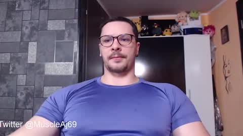 Snapshot of muscleaj69 chatting on 02-10-25, 04:36 AJ online show from 02-10-25, 04:36