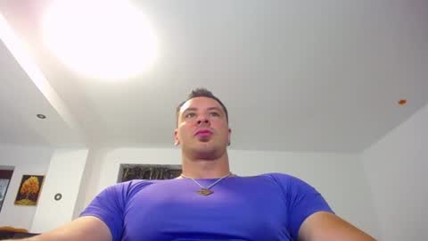 Snapshot of muscleaj69 chatting on 08-04-26, 05:21 AJ online show from 08-04-26, 05:21