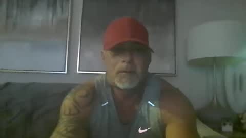 Snapshot of muscleddaddy chatting on 12-10-24, 01:32 Muscleddaddy online show from 12-10-24, 01:32