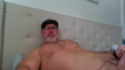 Snapshot of musclemeat41 chatting on 03-03-25, 05:39 musclemeat41 online show from 03-03-25, 05:39