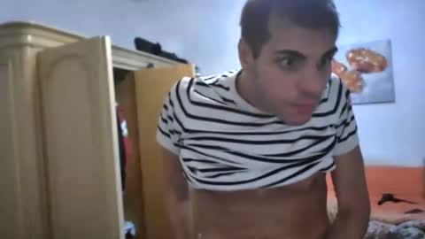Snapshot of musclenjoter chatting on 10-26-25, 02:28 musclenjoter online show from 10-26-25, 02:28