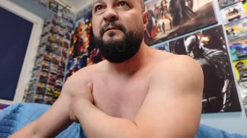 Snapshot of muscular_bear chatting on 05-06-26, 03:24 Chris online show from 05-06-26, 03:24