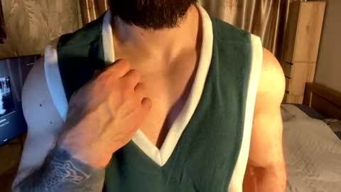 Snapshot of muscularjuggler chatting on 03-20-26, 04:01 muscularjuggler online show from 03-20-26, 04:01