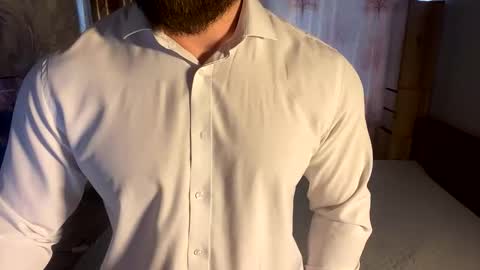 Snapshot of muscularjuggler chatting on 04-05-26, 04:20 muscularjuggler online show from 04-05-26, 04:20