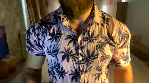 Snapshot of muscularjuggler chatting on 05-12-26, 01:36 muscularjuggler online show from 05-12-26, 01:36