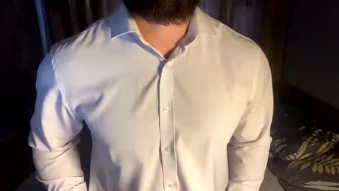 Snapshot of muscularjuggler chatting on 05-18-26, 01:45 muscularjuggler online show from 05-18-26, 01:45