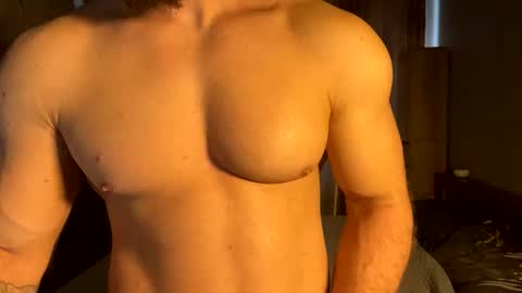 Snapshot of muscularjuggler chatting on 05-22-26, 02:30 muscularjuggler online show from 05-22-26, 02:30
