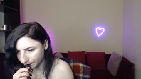 Jeneva online show from 11-21-25, 06:50