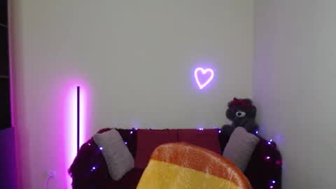 Jeneva online show from 02-06-26, 07:06