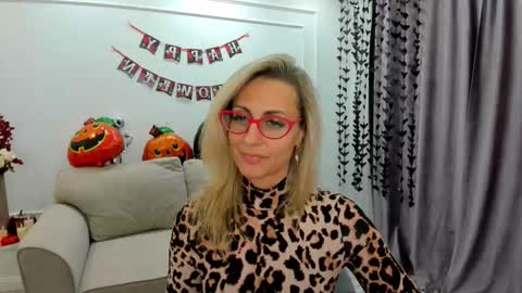 Diana online show from 10-19-25, 11:44