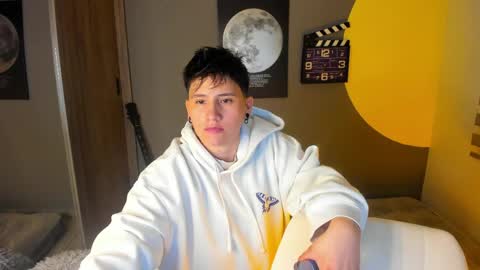 Snapshot of musicayluna chatting on 06-06-26, 02:49 VALENTINA Luna online show from 06-06-26, 02:49