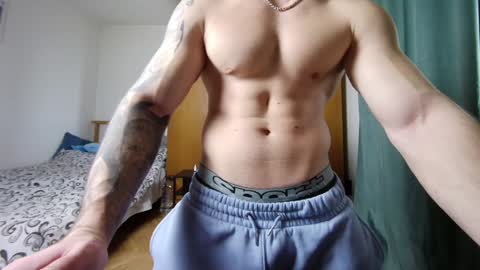 Snapshot of muslejoker chatting on 01-24-25, 10:11 musle joker online show from 01-24-25, 10:11