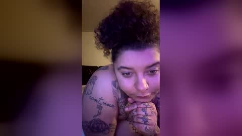 Snapshot of muvatia chatting on 05-26-26, 07:15 muvatia online show from 05-26-26, 07:15