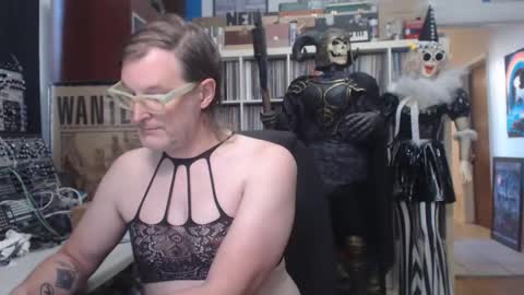 Muziknerd online show from 10-16-25, 09:16