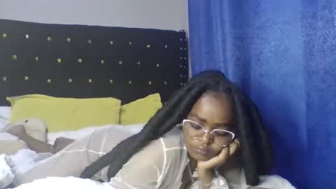 Snapshot of mwana69 chatting on 05-27-26, 11:40 mwana69 online show from 05-27-26, 11:40