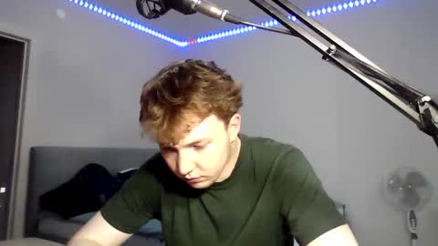 Snapshot of mxmplay chatting on 06-11-26, 12:32 alexplay online show from 06-11-26, 12:32