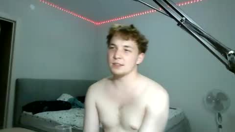 Snapshot of mxmplay chatting on 06-14-26, 11:07 alexplay online show from 06-14-26, 11:07