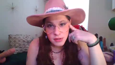 Snapshot of mxsissycharlotte chatting on 05-08-26, 05:29 Mx Charlotte online show from 05-08-26, 05:29