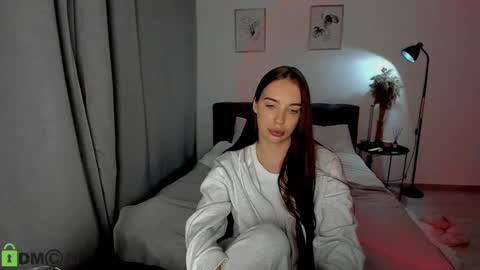 Snapshot of my_coco chatting on 12-14-24, 11:23 katie online show from 12-14-24, 11:23