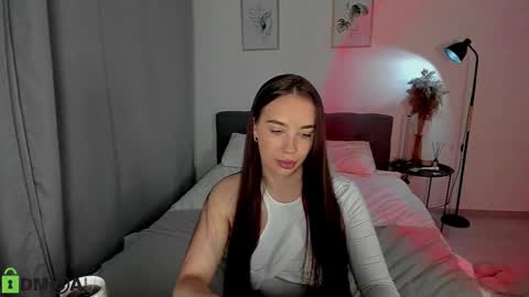 Snapshot of my_coco chatting on 12-16-24, 12:15 katie online show from 12-16-24, 12:15