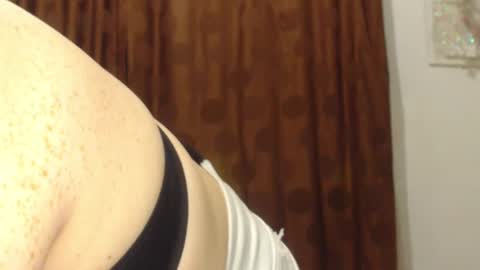     sara      i know you love me xoxox     online show from 11-22-25, 02:21