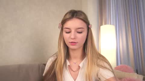 Snapshot of my_little_pollly chatting on 06-16-26, 01:14 Polly online show from 06-16-26, 01:14