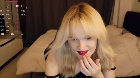 Lily online show from 04-17-26, 12:13