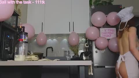 Snapshot of my_parisss chatting on 02-14-25, 07:33 PARIS online show from 02-14-25, 07:33