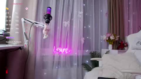 Snapshot of my_polina chatting on 09-16-25, 02:12 Poli online show from 09-16-25, 02:12